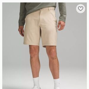 Lululemon Athletica Men's Cream Flat Front Shorts